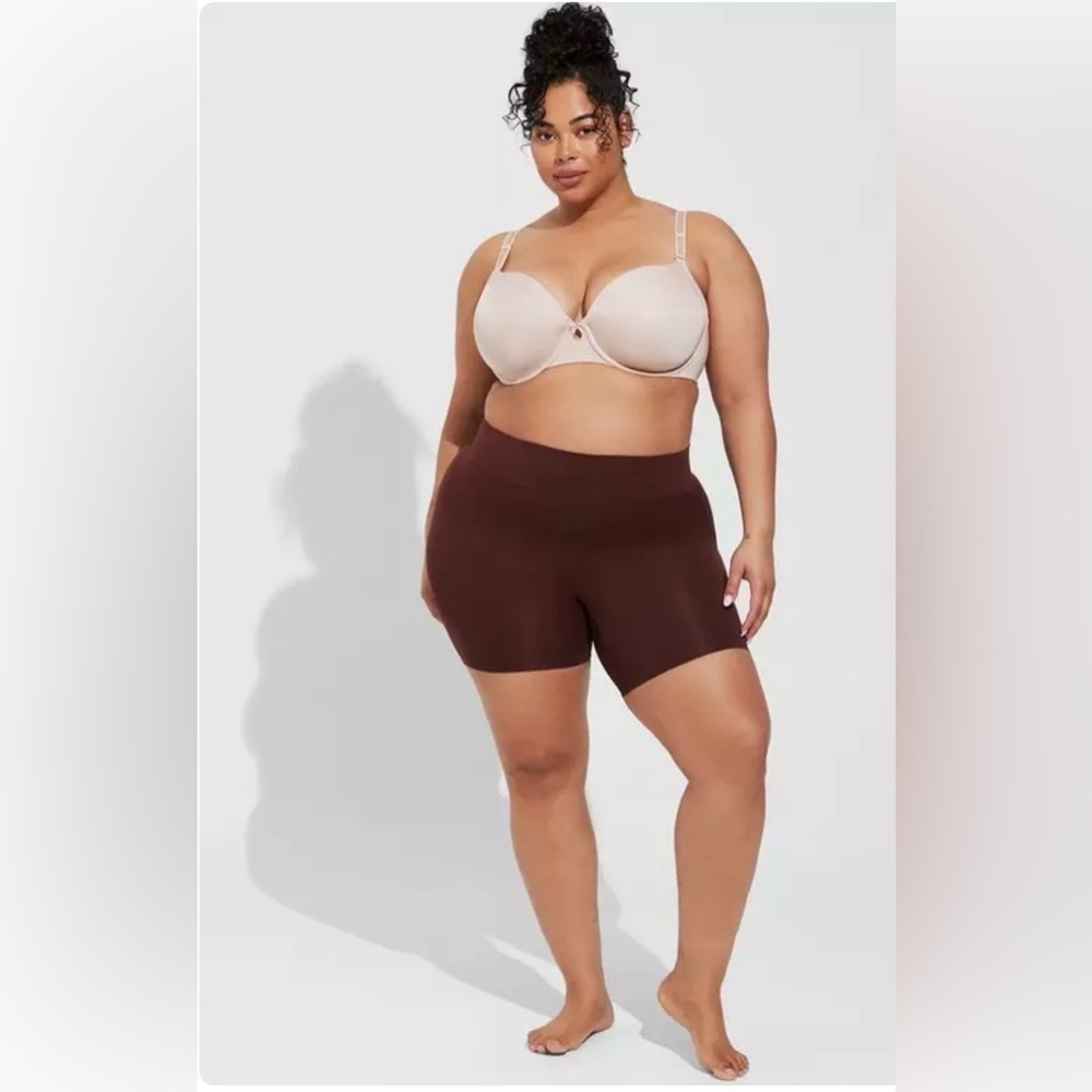 Torrid Seamless High Rise No Rub Short Panty